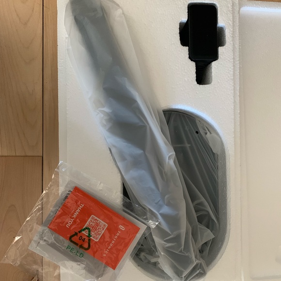 Taotronics LED Desk Lamp 56 Dimmable Office Lamp with 5V/2A USB Port - Picture 7 of 9